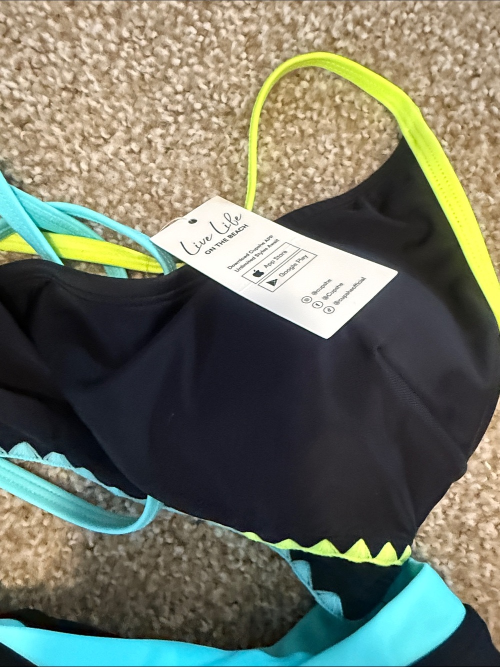 Cupshe electric spark black bikini size medium NWT - Picture 3 of 4